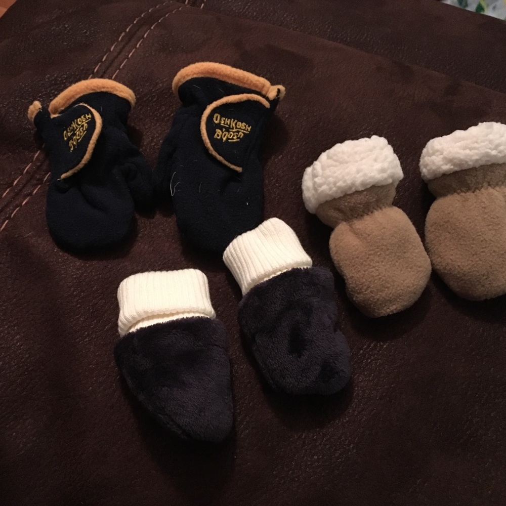 BABY MITTENS: 3 PAIRS