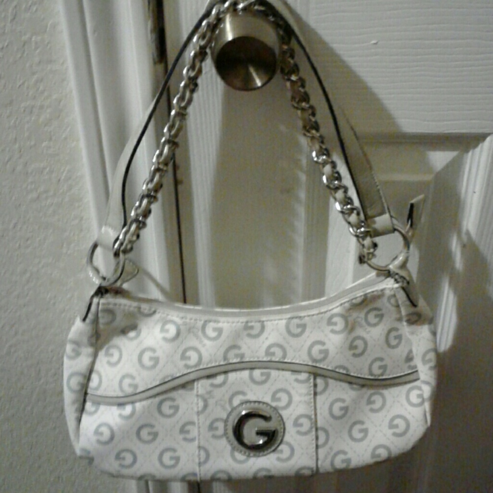 GUESS CLUTCH PURSE