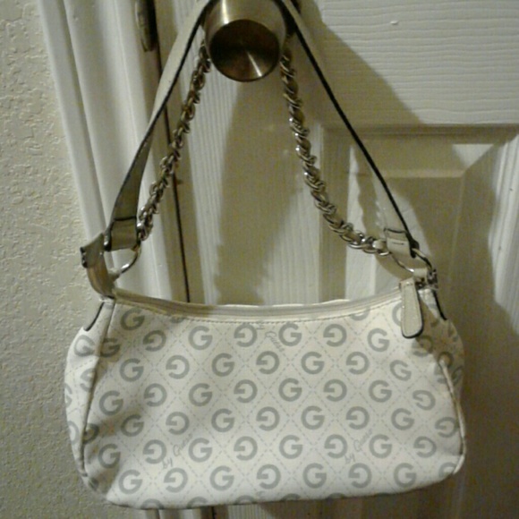 GUESS CLUTCH PURSE - Picture 2 of 4