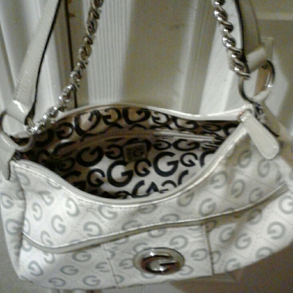 GUESS CLUTCH PURSE - Picture 4 of 4