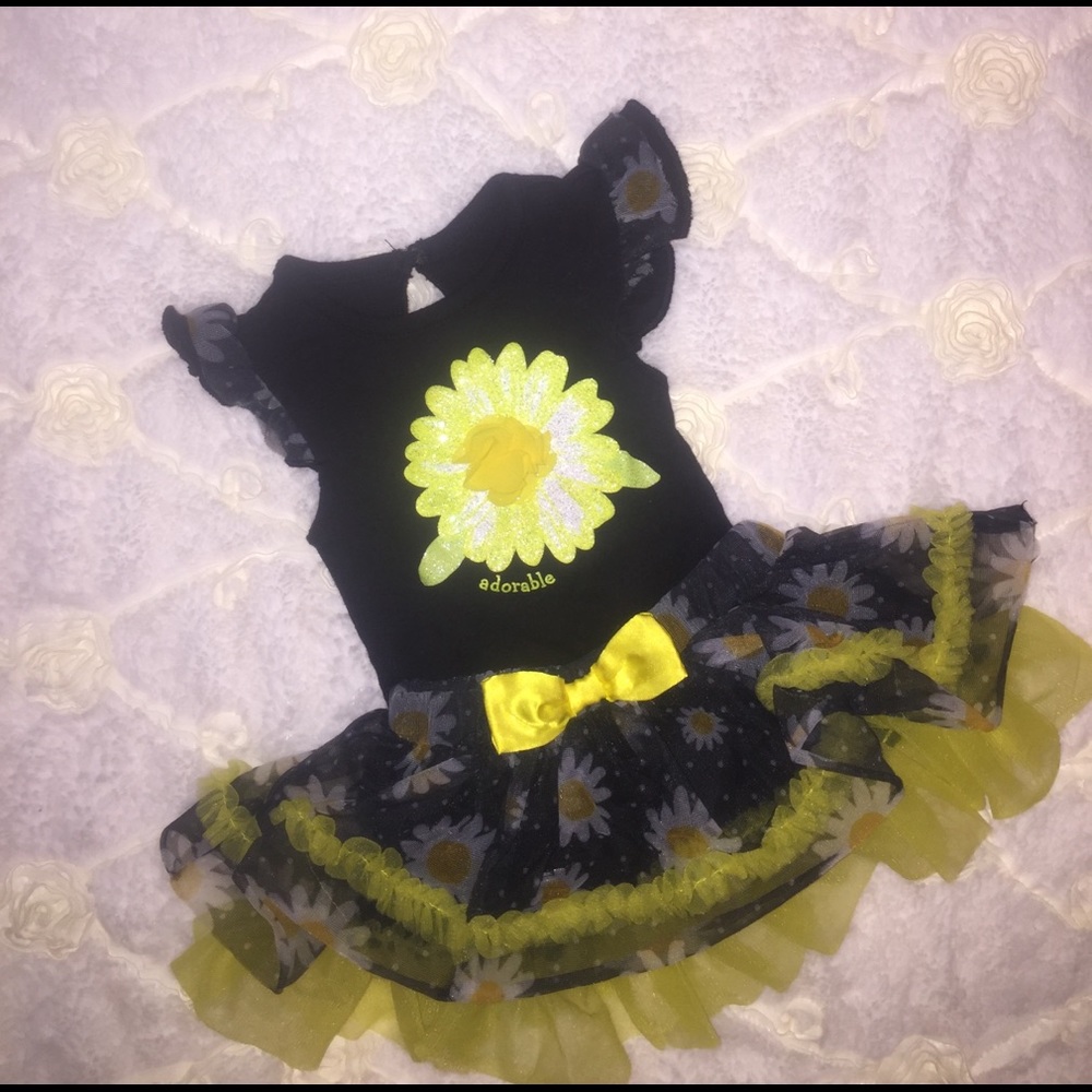❤️LIKE NEW❤️ Yellow & Black Onesie & Skirt Set