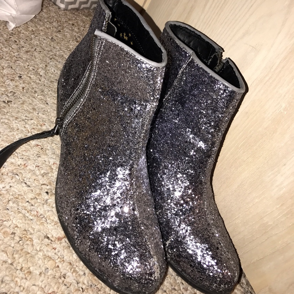Princess Vera Wang Silver Sparkly Booties