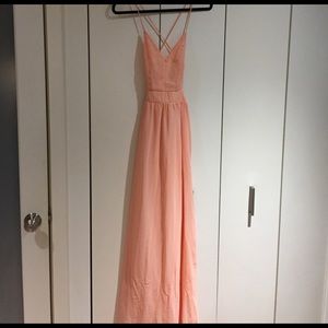 NWOT peach Lulu's maxi dress - size small