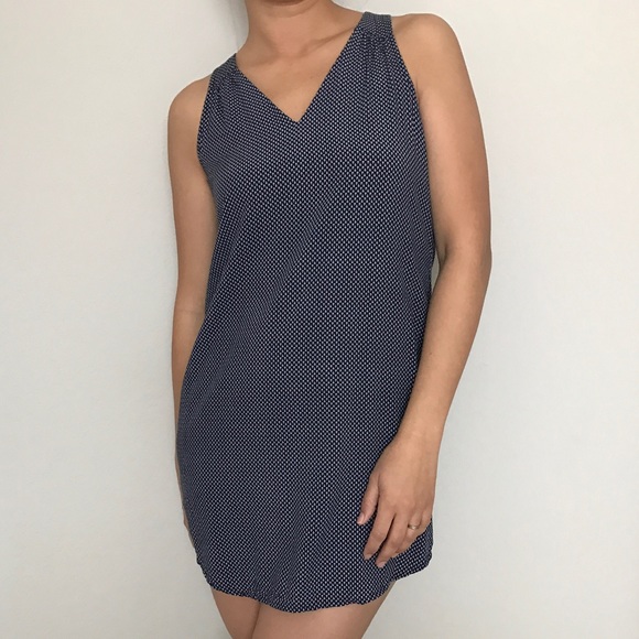 NAVY Daisy Pattern Cutout Back V-neck  Shift Dress - Picture 5 of 5