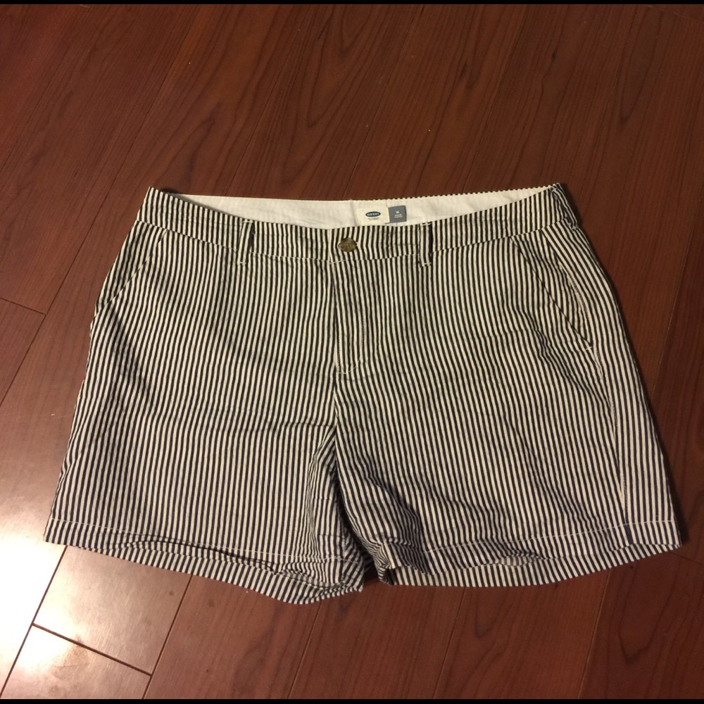 Old navy seer sucker shorts 16