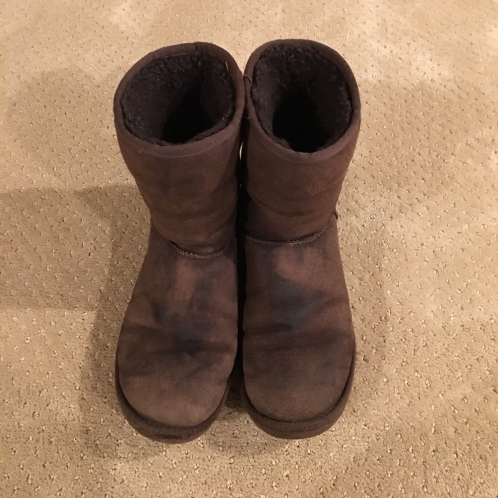 short brown uggs