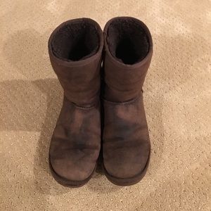 short brown uggs