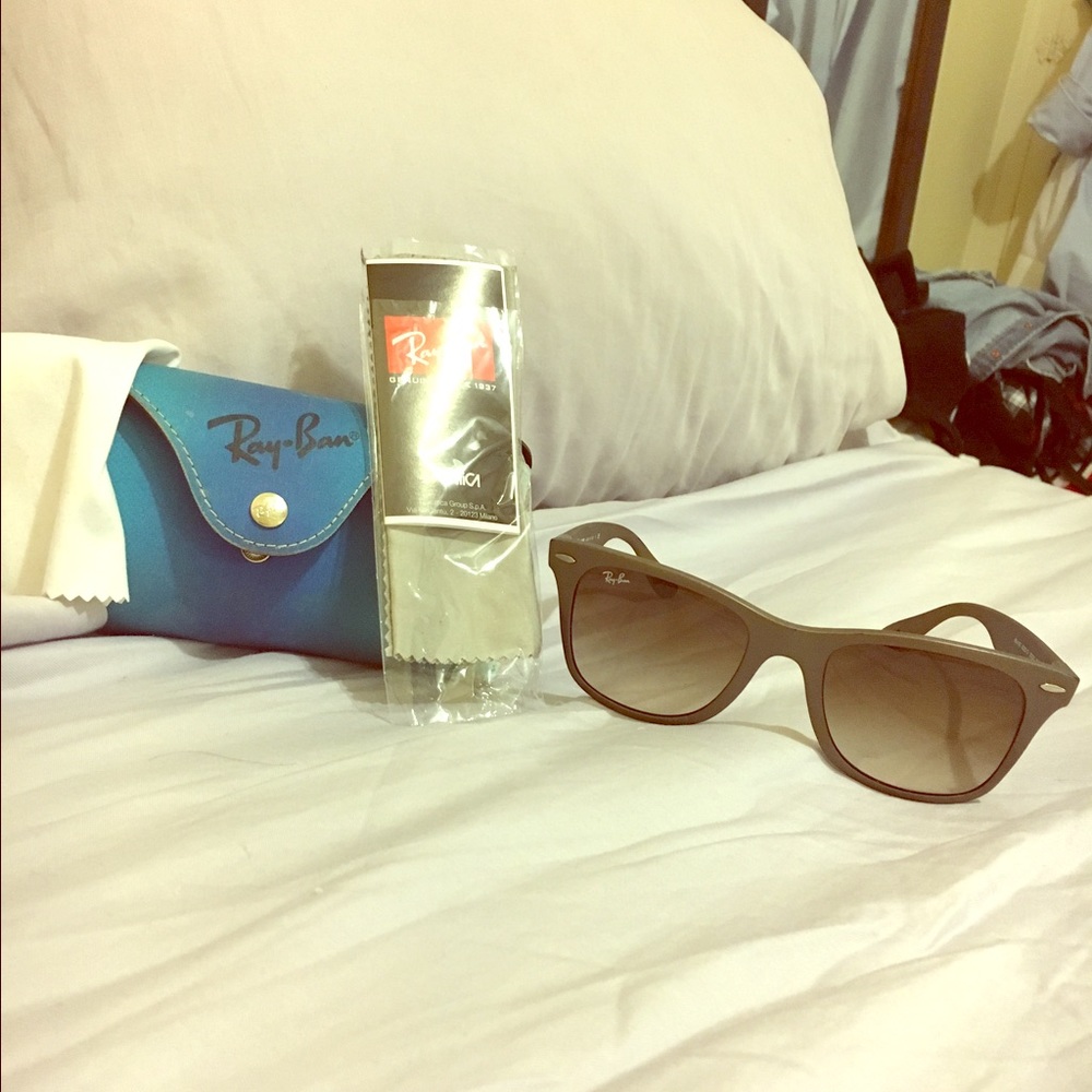 Ray-Ban Liteforce RB4195, gunmetal frame