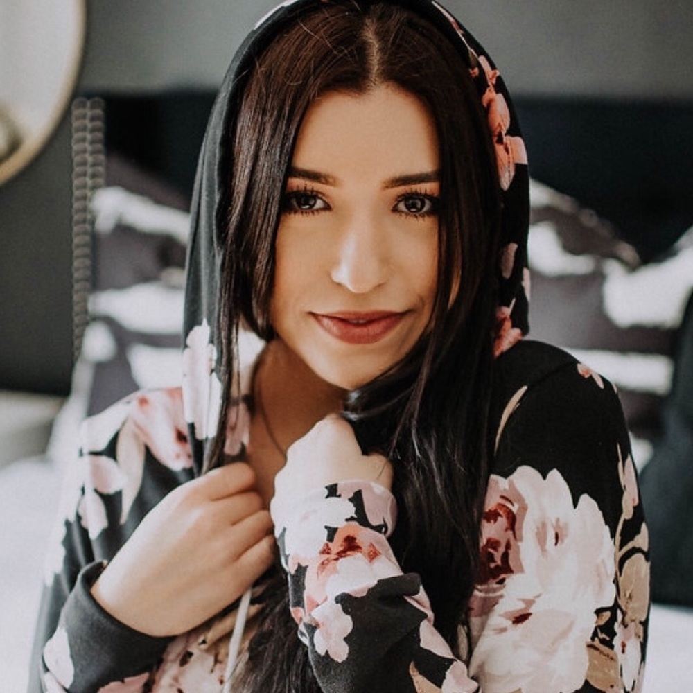 Meet your Posher, Alexia