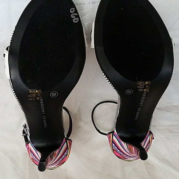 Chinese Laundry Lovely Holiday - Picture 5 of 5