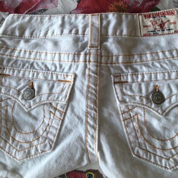 Shorts - Picture 2 of 3