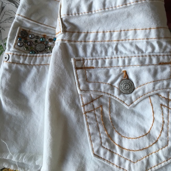 Shorts - Picture 3 of 3