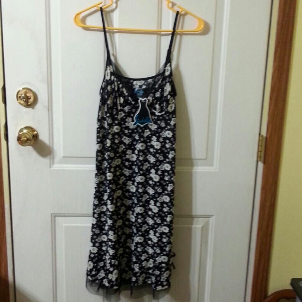 Sindrella Chemise Nightie w/ Net Lace Trim