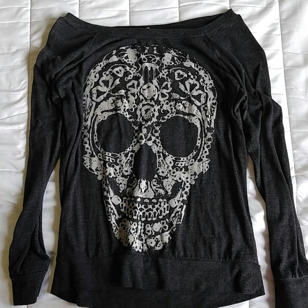 Long sleeve skull shirt