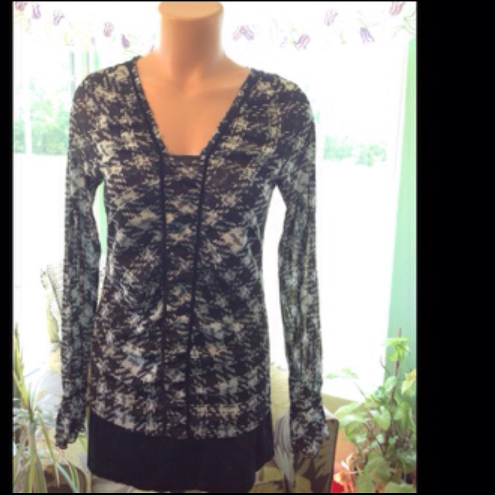 Tribal Stretch Top