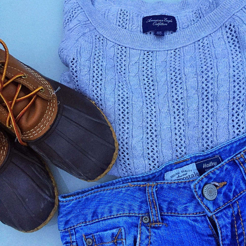 American Eagle Gray Sweater