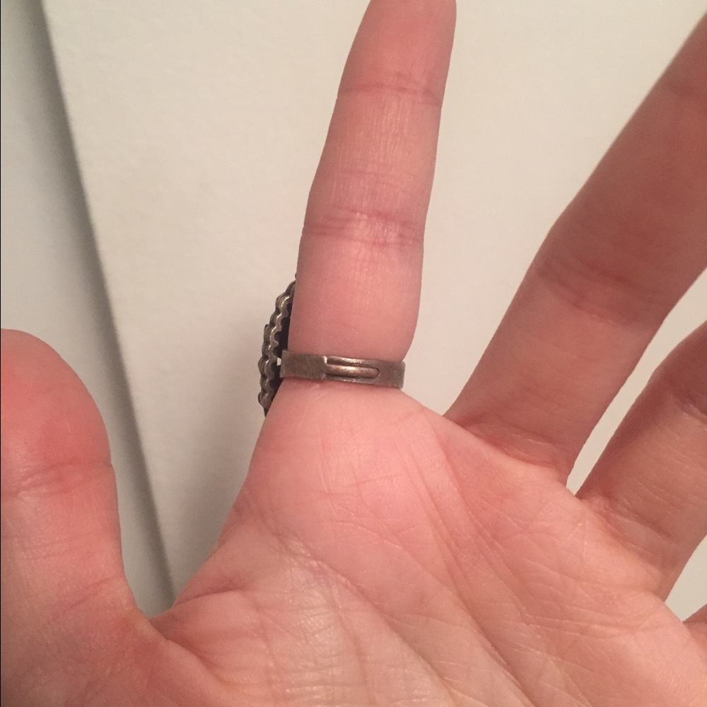 Black stone ring - Picture 3 of 3