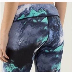 Lululemon Galaxy Wunder Under crops