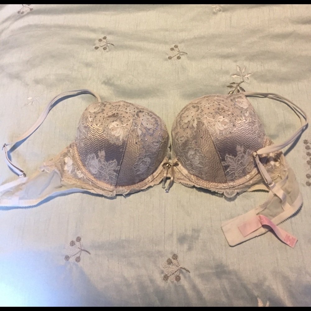 Victoria's Secret Very Sexy push-up 36D