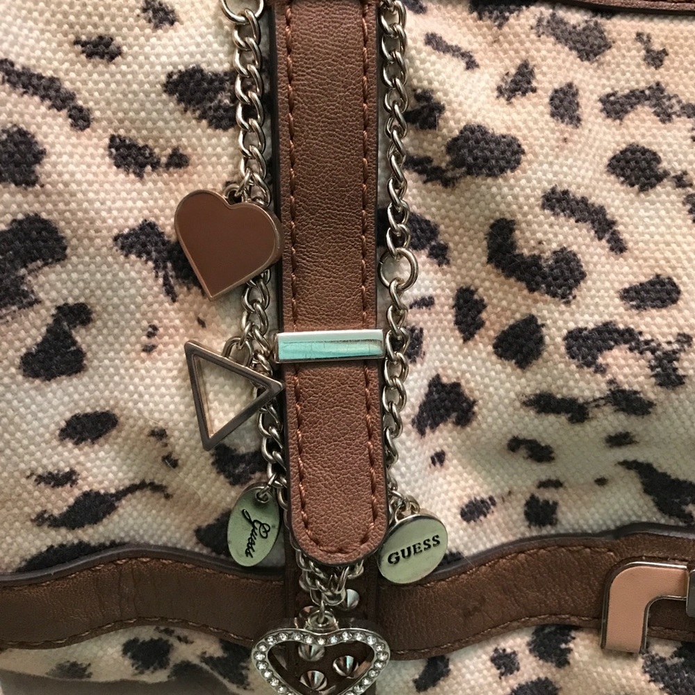 Authentic GUESS handbag - Picture 5 of 6