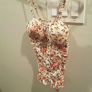 Cute floral tank with buttons