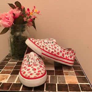 Girls Toddler Osh Kosh Strawberry Sneakers sz. 8🍓