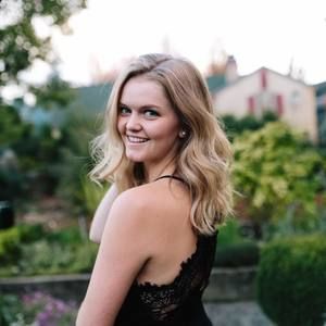 Meet your Posher, Beatrix