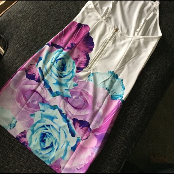 Sexy Floral Mini Summer Dress - Picture 3 of 3