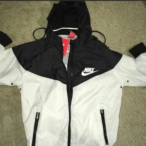 Nike Wind Breaker Jacket NWT