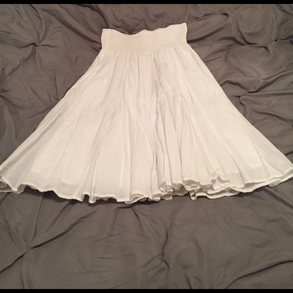 Old Navy White Skirt - Picture 2 of 3