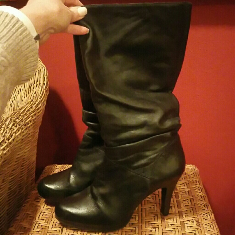 Black Leather Heeled boots size 8