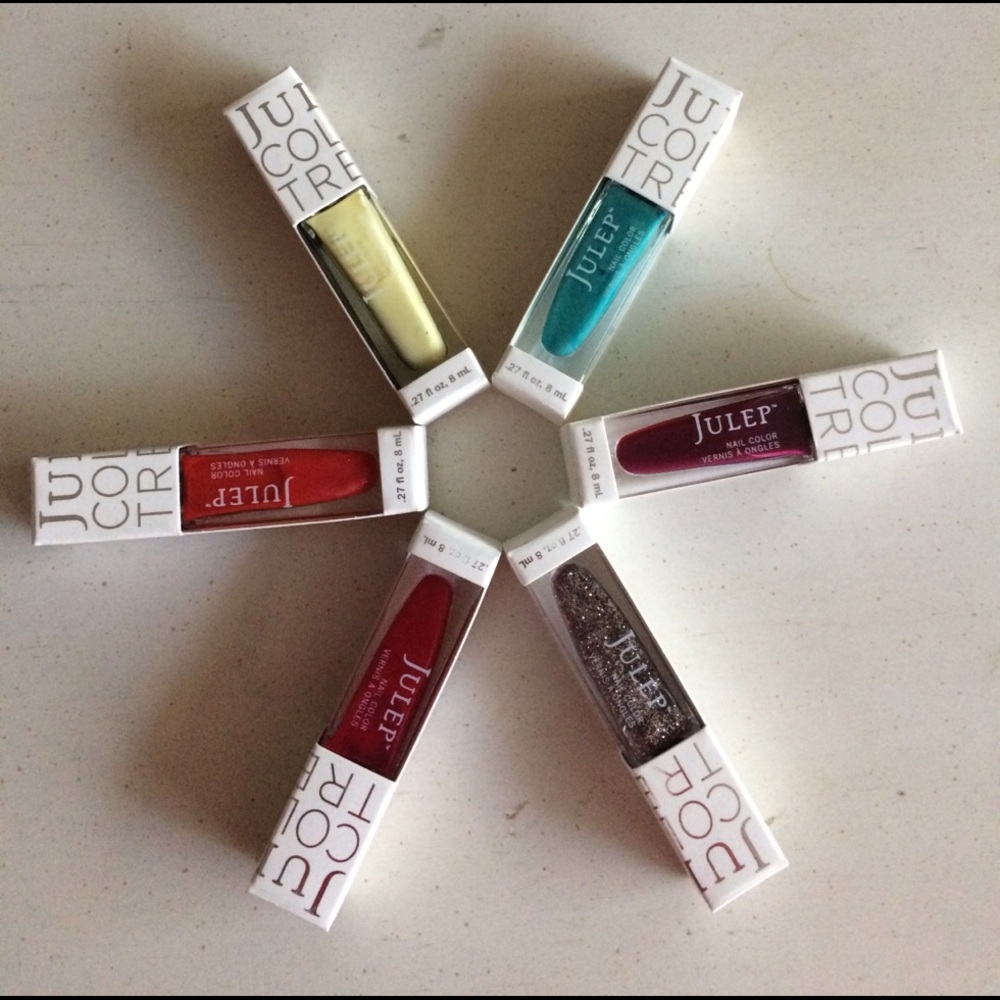 Bundle of 6 Nail Polishes