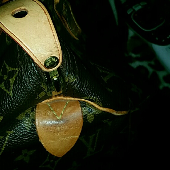 LV purse 100 % authenquic - Picture 2 of 4