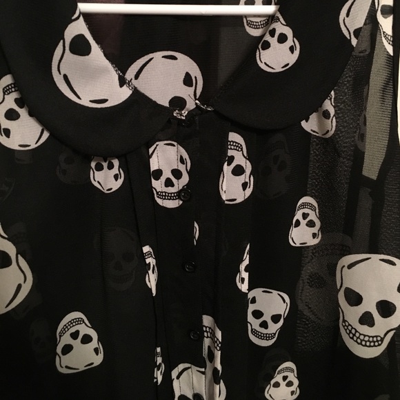 ❌Selling elsewhere❌Skull top peter pan collar - Picture 3 of 3