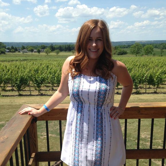 Meet your Posher, Cassandra - Picture 1 of 1