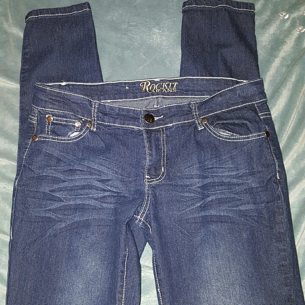 NEW ROCKIT WOMAN'S JEANS SIZE 11/12
