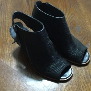 Paul Green 'Cayanne' Black Leather Peep Toe Sandal