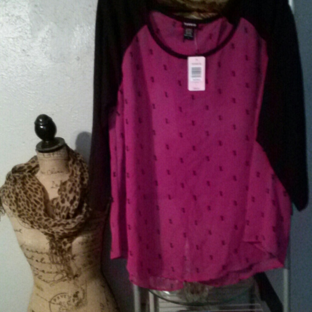 Torrid long sleeve top with cats on it nwt