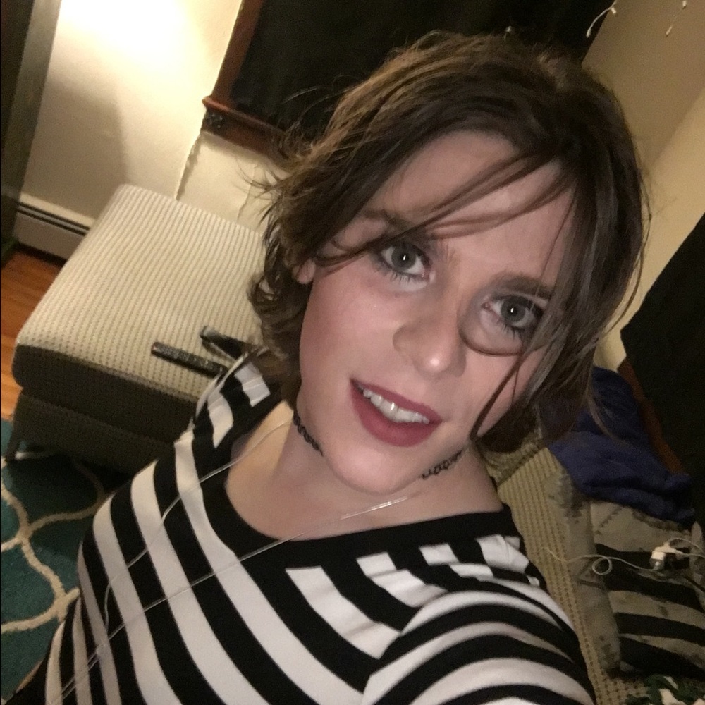 Meet your Posher, Abby