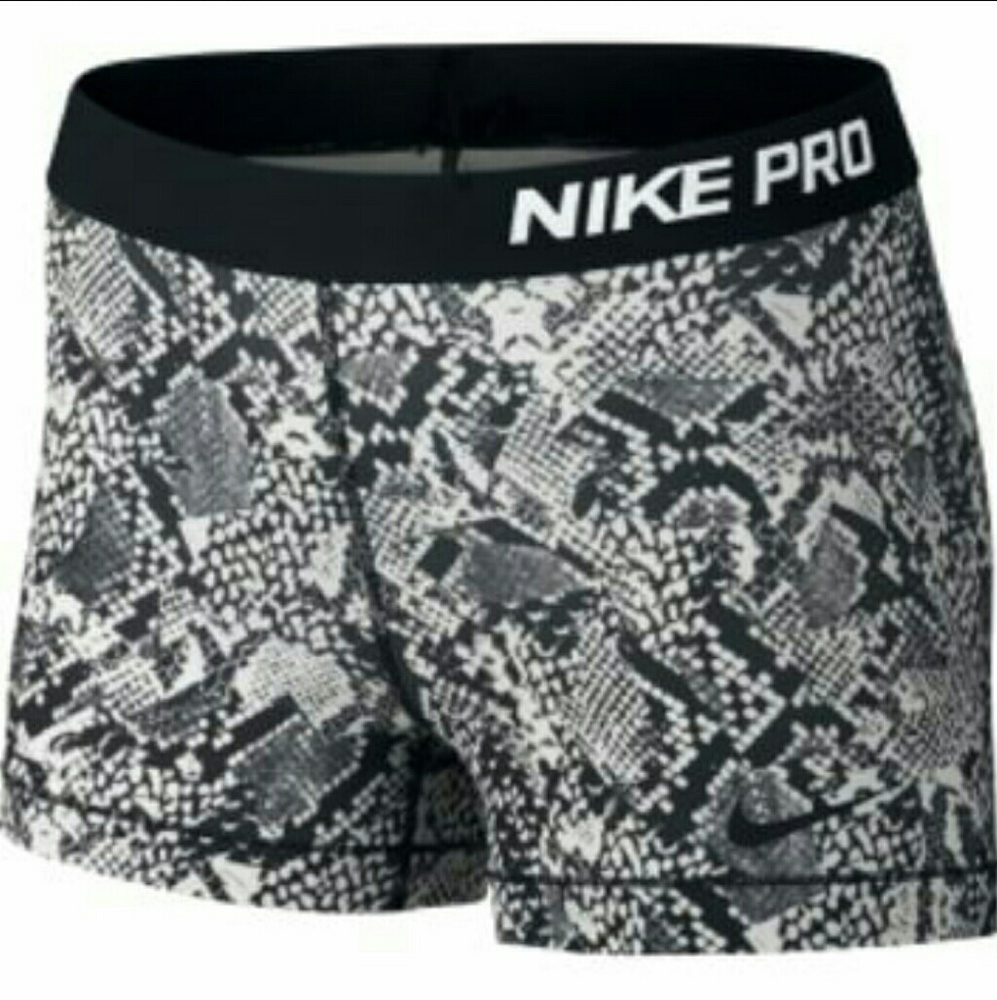 Nike pro black and white snakeprint