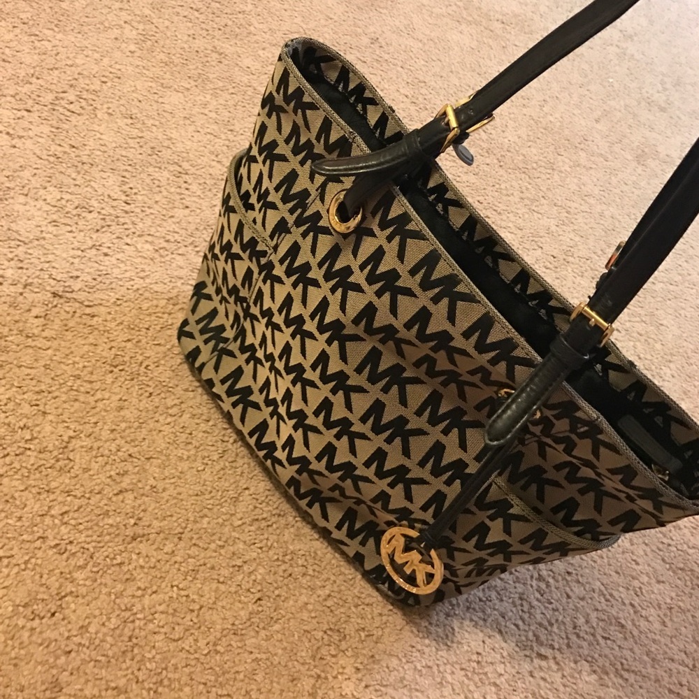 Michael Kors tote.
