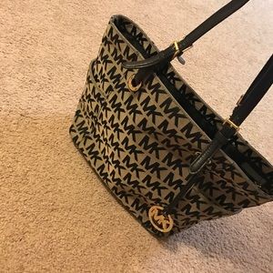 Michael Kors tote.