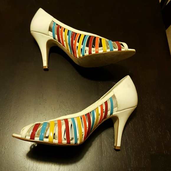Gianni Bini - 6.5M - Multi-Colored Peep Toe Pumps - Picture 2 of 3