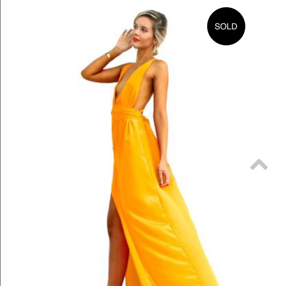 LOOKING FOR sister the label gown