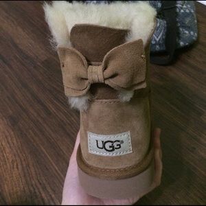 Ugg boots size 4 big kid