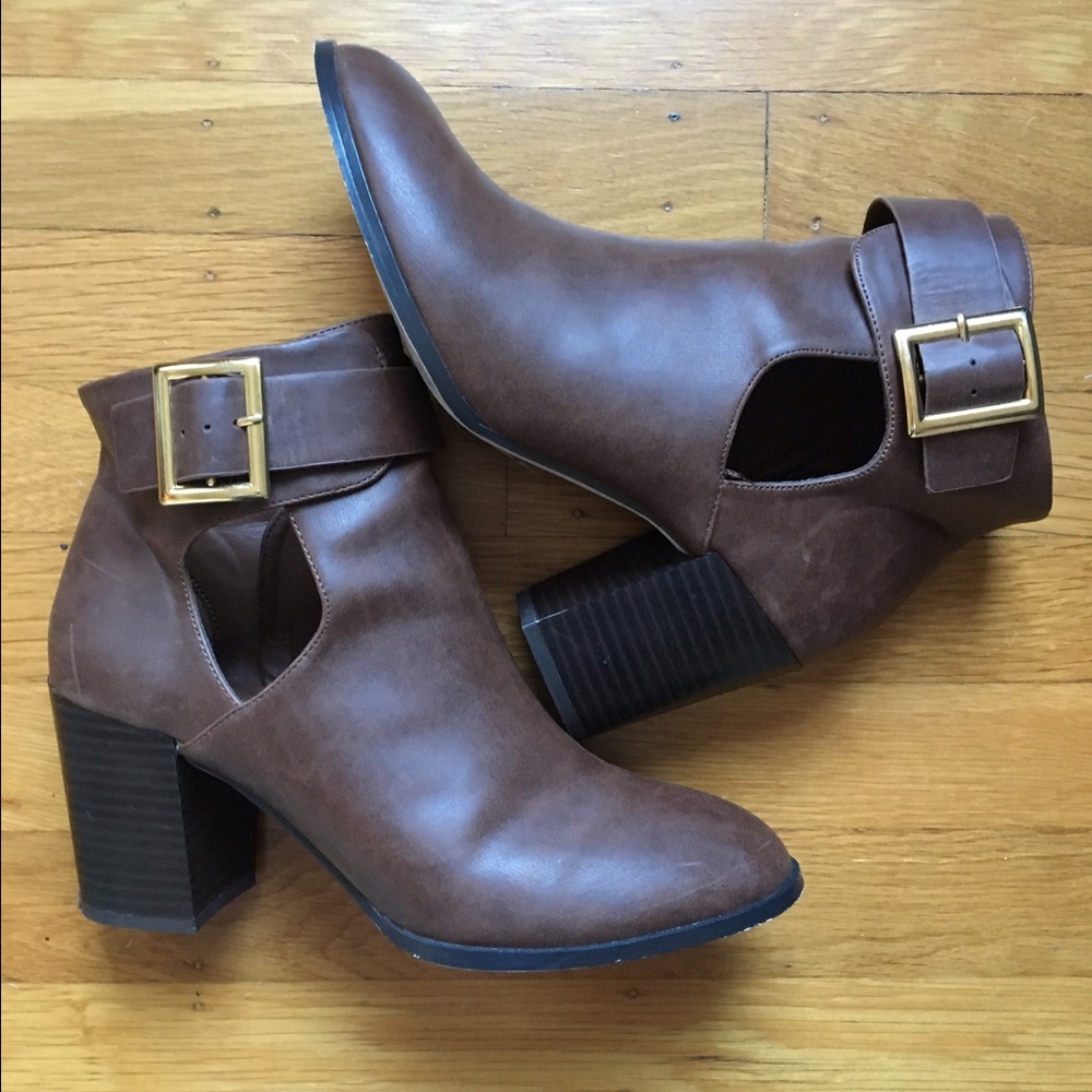 ASOS chunky heel boots. Size 5!