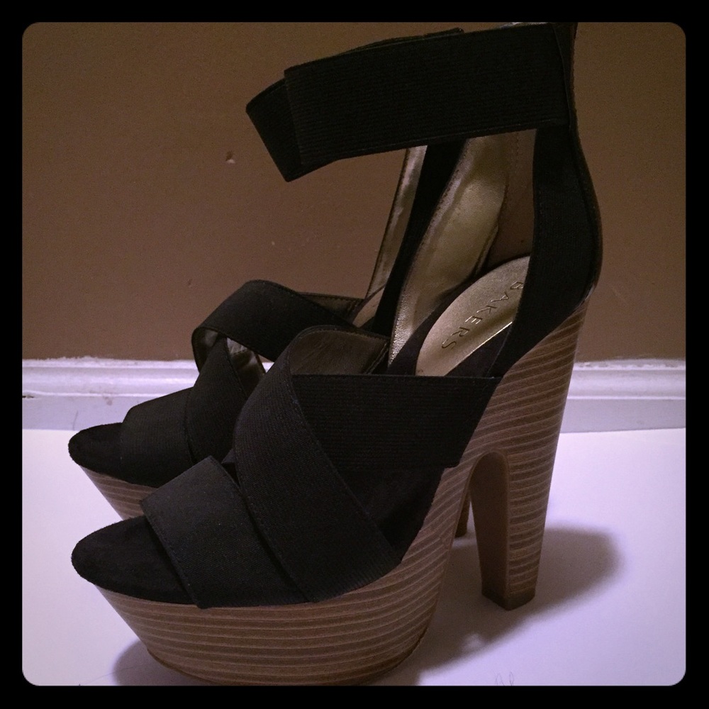 Platform sandals