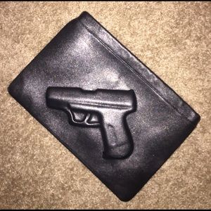 Vintaged (Black Gun Outline) Clutch