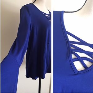 ❤BOGO Bell sleeve lace front top