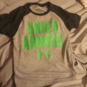 Under armour size 4 tee